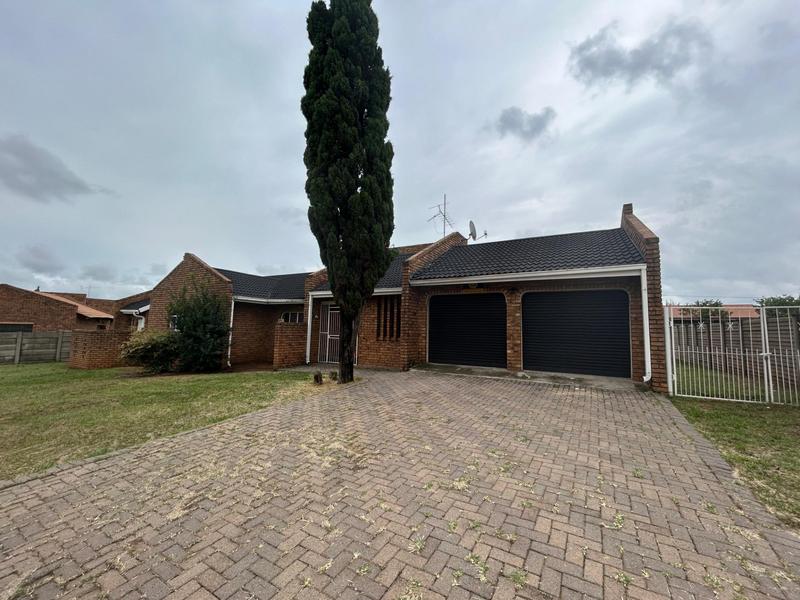 4 Bedroom Property for Sale in Vaalpark Free State